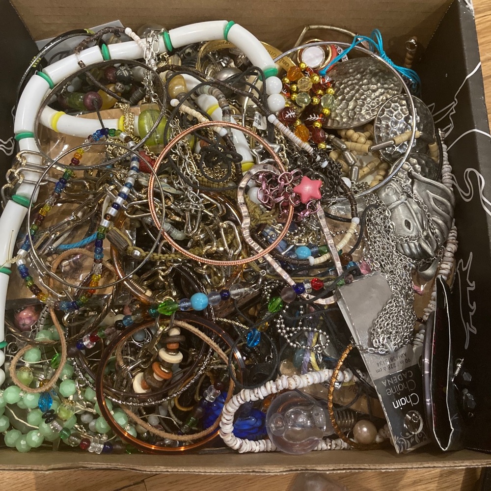 Junk jewelry lot 7.5+ lbs